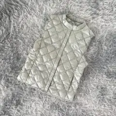 『UNIQLO』ユニクロ　ウルトラライトダウンベスト　ダウン90％　グレー　M