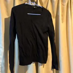 ユニクロ　Vネックセーター