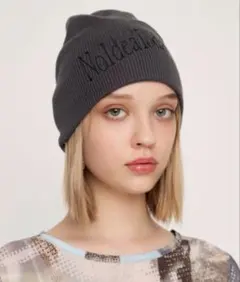 【SLY 正規品】 グレー ニット帽 刺繍ロゴ入りのサムネイル