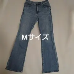 GU ミドルライズフレアジーンズ　Mサイズ ジーユー