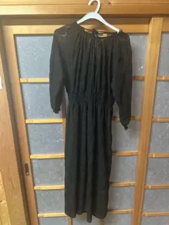 ZARAブラック刺繍ワンピース