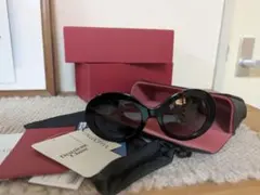 コレクション品VALENTINOオーバルサングラス　BLACKのサムネイル