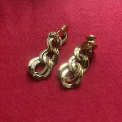 イヤリング　ゴールド