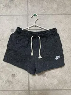 Nike ダークグレー ショートパンツ