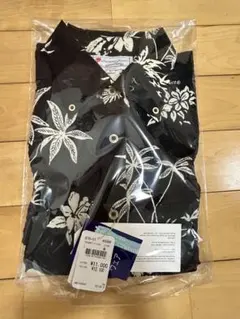 ジョジョの奇妙な冒険 イギー & ザ・フール総柄Mサイズ グラニフ ジョジョの奇妙な冒険 イギー & ザ・フール総柄Mサイズグラニフ
