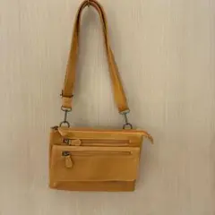 Bellisue オレンジ ショルダーバッグ
