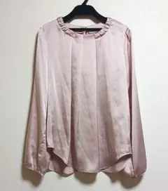 新品 未使用 GU サテン調 長袖エアリータックブラウス ピンク Mサイズのサムネイル