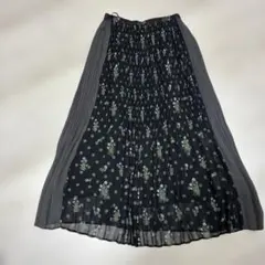 H.A.K プリーツスカート 花柄刺繍 黒とグレー