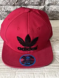 adidas 赤 キャップ S/M ユニセックス