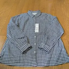 お値下げしました。ネイビーとホワイトのチェック柄シャツ Mサイズ
