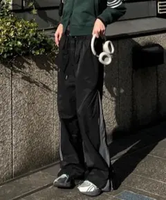 Chikashitsu＋line zip button design pants