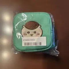 ちいかわ　カラビナつき刺繍スクエアミニポーチ　くりまんじゅう