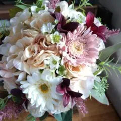 ウェディングブーケ　ブートニア　くすみカラー