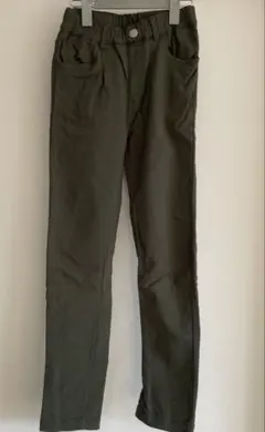オリーブグリーン 裏起毛　長ズボン　ストレッチパンツ　カーキ　140センチ