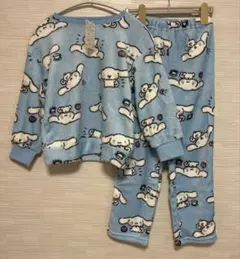 女の子シナモロール　パジャマフリース　セットアップ　ルームウェア　130cm