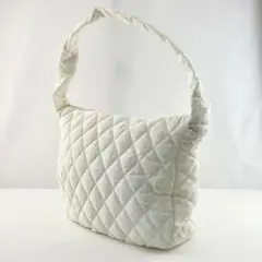 ふわふわ キルティング ショルダーバッグ ホワイト A4対応 大容量 ナイロン