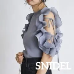 snidel フリルスリーブニットプルオーバー リボン ライトブルー　人気