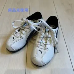 PUMA サッカーシューズ　デザイン