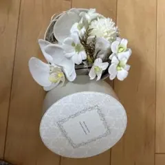 プリザーブドフラワーアレンジメントとヘッドドレスセット