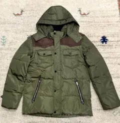 フード付きダウンジャケット