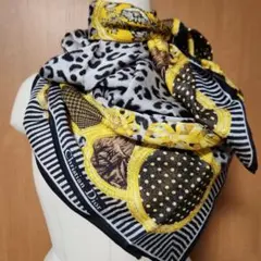 Christian Dior シルクスカーフ 大判106×103 レオパード柄