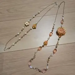 オレンジ系フラワーモチーフネックレス