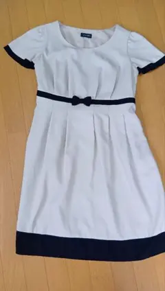 半袖ひざ丈ワンピース　マタニティドレスのサムネイル