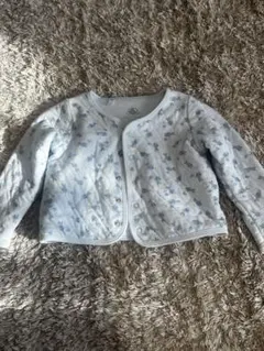 PETIT BATEAUの花柄水色カーディガン