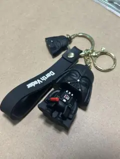 スターウォーズ　ダースベイダーマスコットキーホルダーストラップ付き