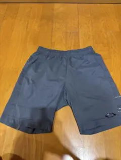 Oakley グレー ショートパンツ M