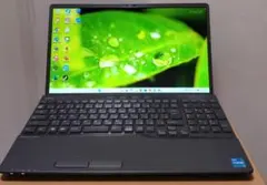 富士通 Core i3-1215U SSD256GB メモリ8GB DVDのサムネイル