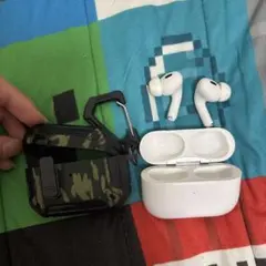 Apple AirPods Pro 第2世代本体 カラビナ付きケースのサムネイル