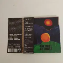 ザ・スマイル　the smile カットアウツ