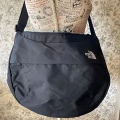 【新品未使用】ザノースフェイス　ショルダーバッグ　大容量