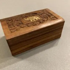 木製小物入れ 彫刻入り