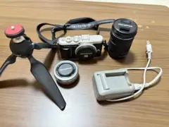 OLYMPUS ミラーレス一眼 本体3台 レンズ 充電器セット - メルカリ