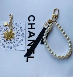 シャネル_ホリデー 限定_スノーフレイクチャーム＆　キーチャーム_ 〈新品〉