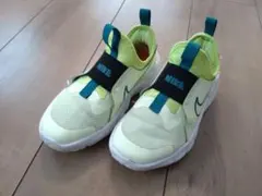 NIKE 17.5cm　スニーカー ライトグリーンのサムネイル