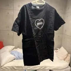 peels ハートロゴ ブラックTシャツ