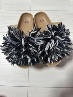 極美品✨UGG Cindyシンディ　フリンジ　コルクソールサンダル 23センチのサムネイル