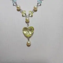 ハート型ビーズ、パールビーズのネックレス