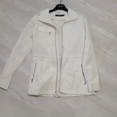 ポロゴルフの白ジャケットのサムネイル