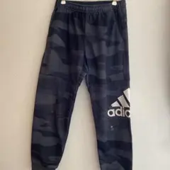 アディダス　ボトムス　ズボン　スウェットパンツ　ジャージ　150 カモフラ　黒