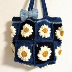 ぷっくりお花モチーフ　ネイビーandブラック　グラニースクエア　編み物