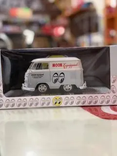 送料込み M2 Machines 1/24 1960 VW Mini Bus限定 - メルカリ