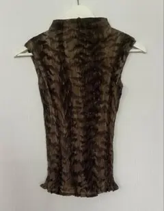 HIROKO KOSHINOヒロココシノ タンクトップ プリーツ加工