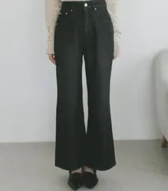 VANNIE U オーバーダイセミフレアデニムパンツのサムネイル