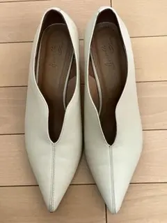 ダニエラ&ジェマ　ホワイトレザーポインテッドトゥパンプス　37 23.5