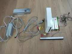 Wii　本体＋付属品セット　リモコン２個付き
