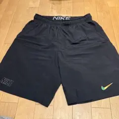 Nike ブラック ショートパンツ